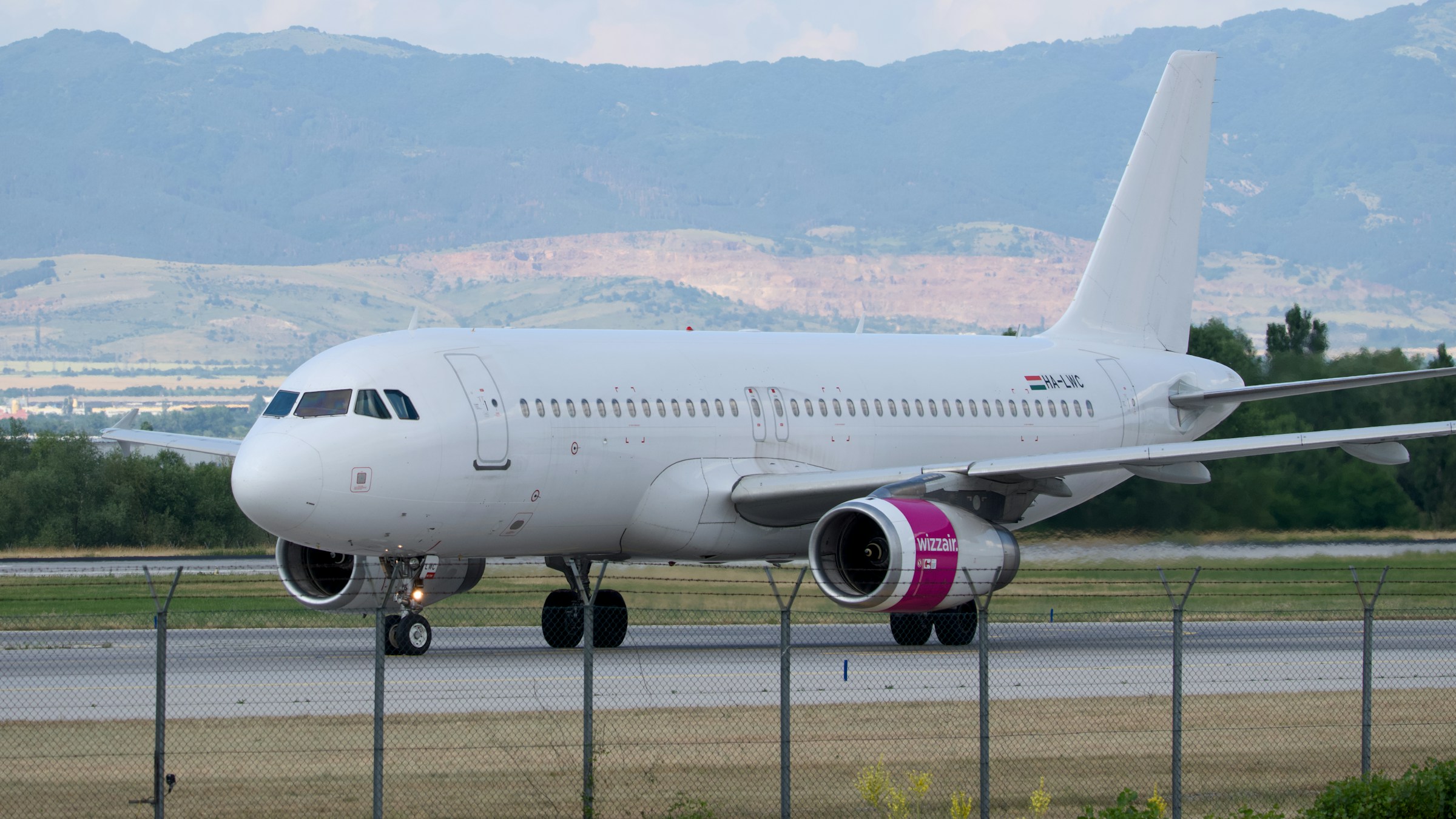 Wizz Air - HA-LWC - A320, on runway before takeoff.