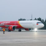 an Airbus A321-200NX operated by VietJet Air.