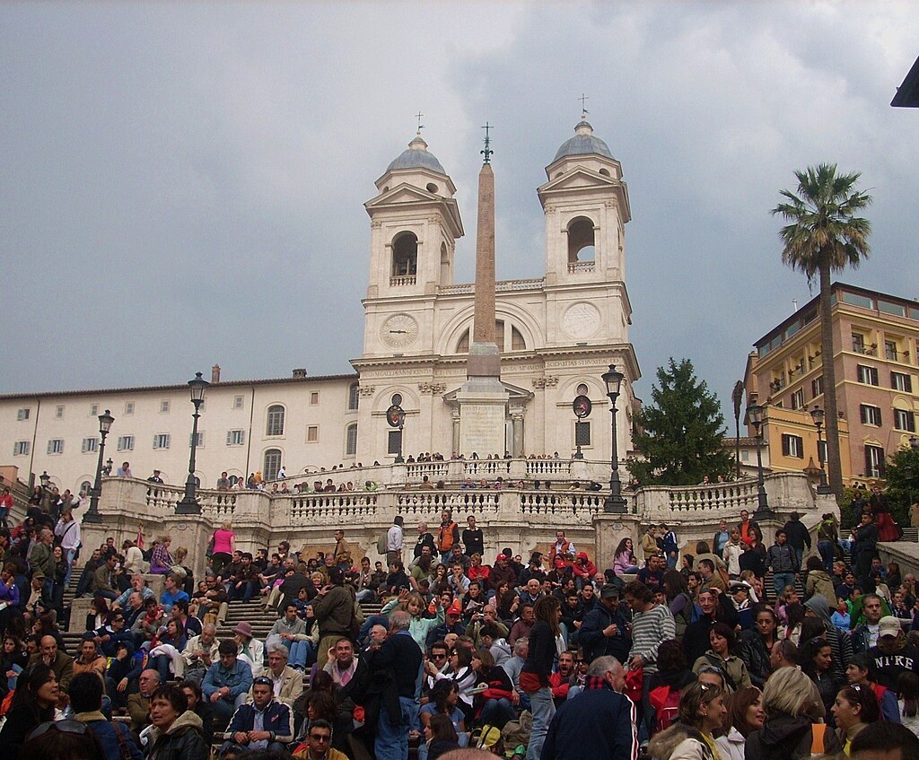 Crowded Spanish steps in Rome.
