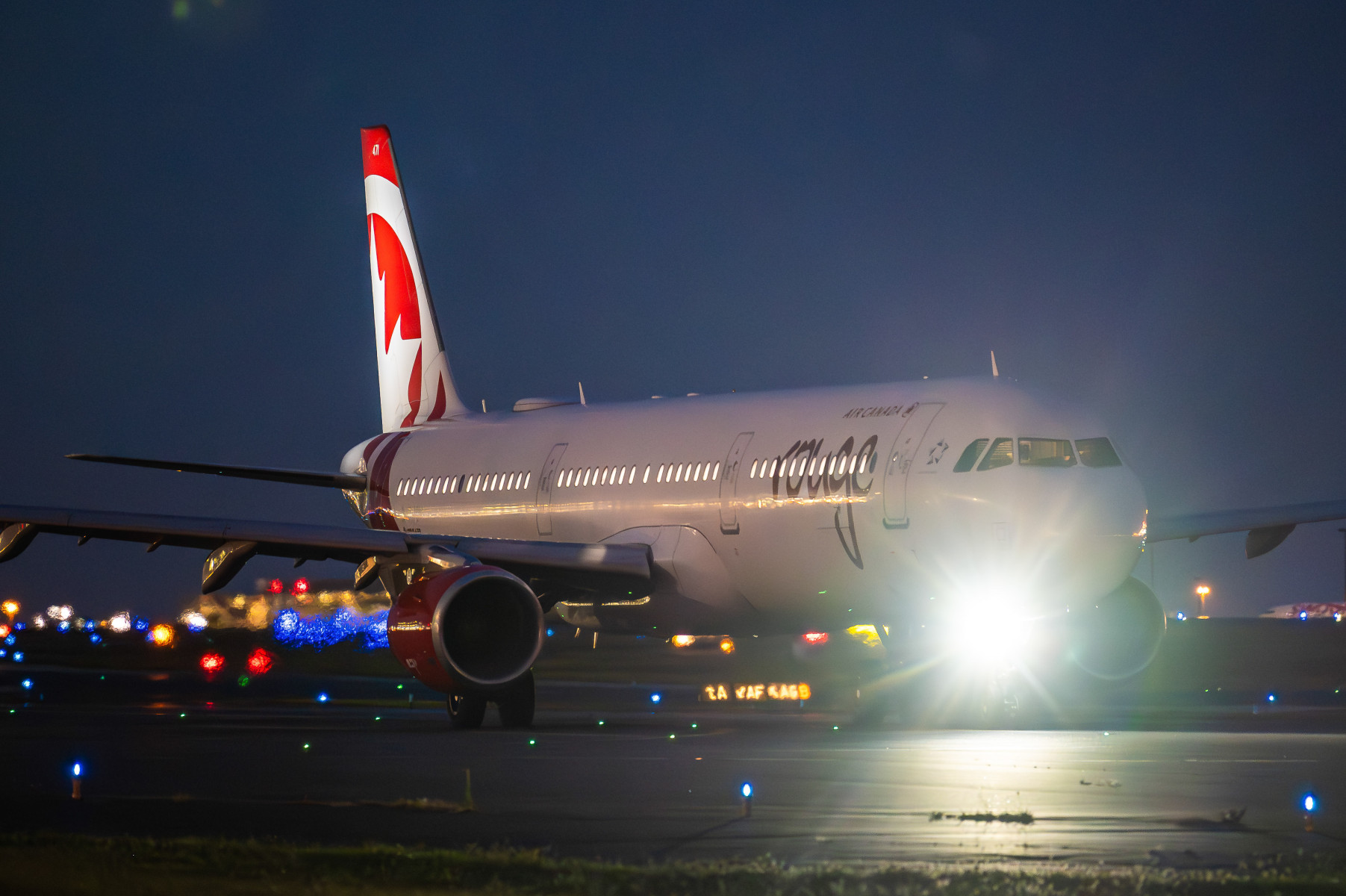 Air Canada Rouge Begins Boeing 737-MAX Service