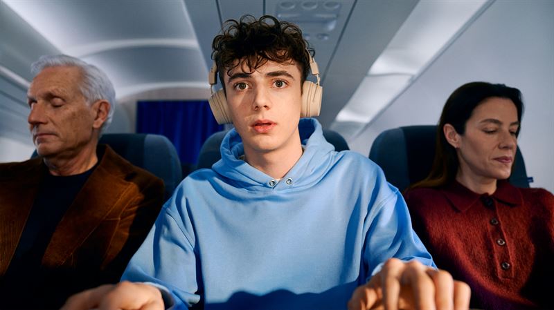 Passenger using high-speed wifi