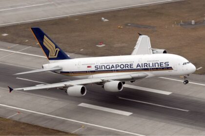 Singapore Airlines Airbus A380, taking off at Zurich airport.