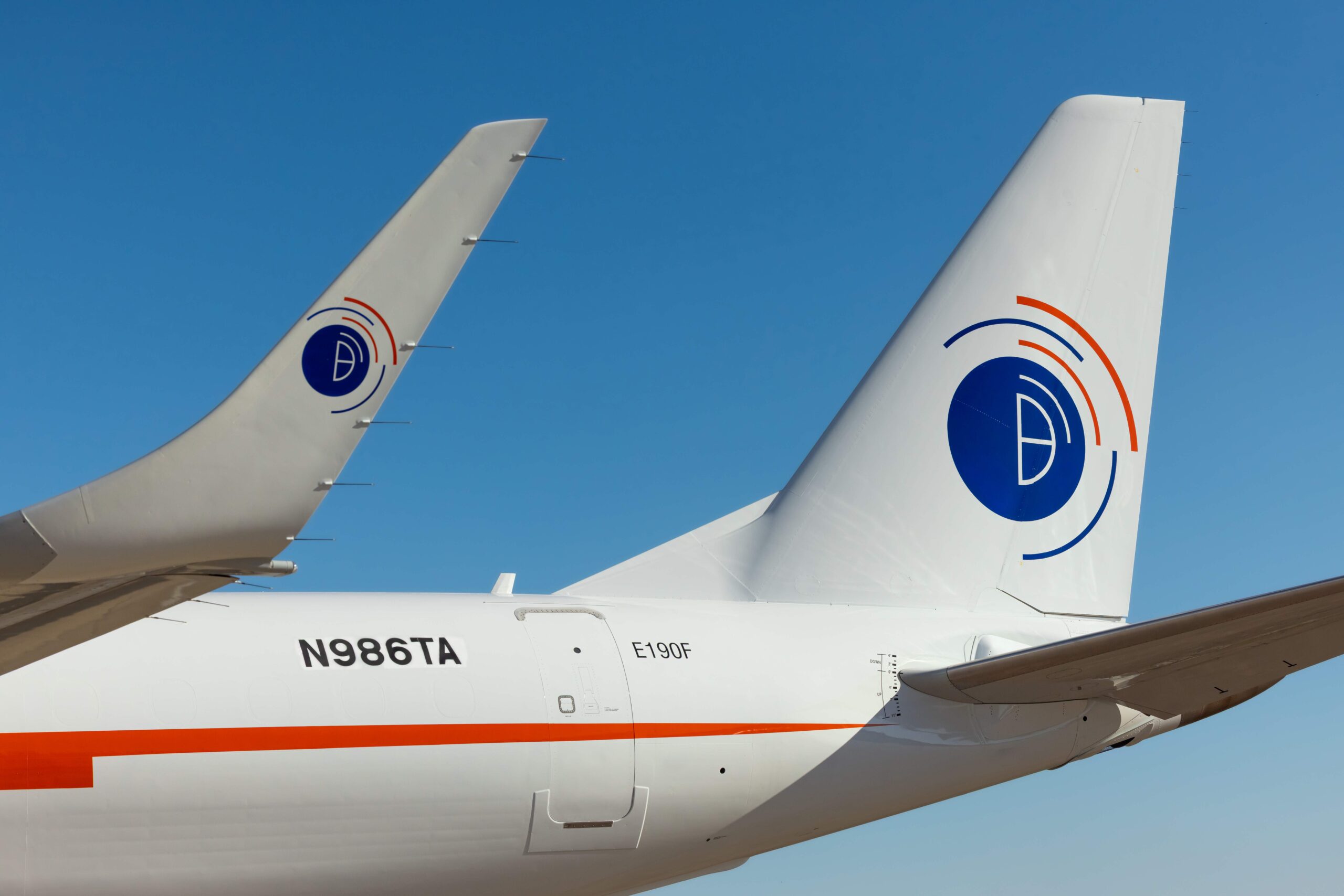 E109F jet tailwing