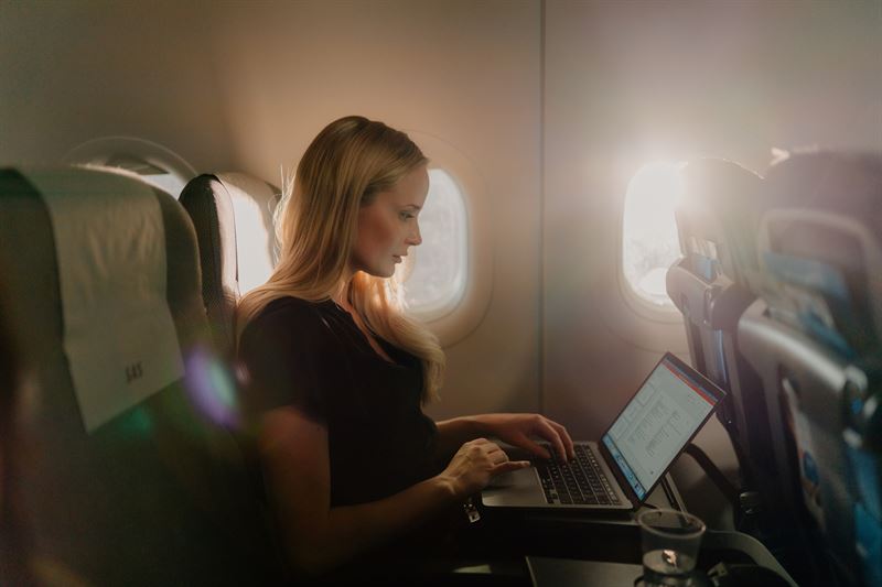 EuroBonus member using WiFi onboard 