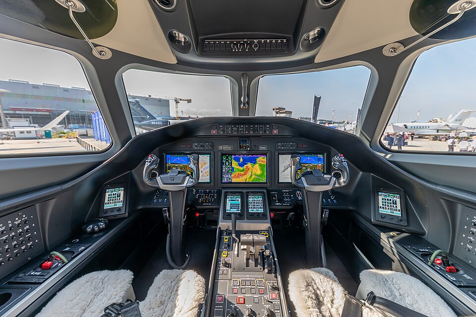 EBACE 2023, Le Grand-Saconnex cockpit.