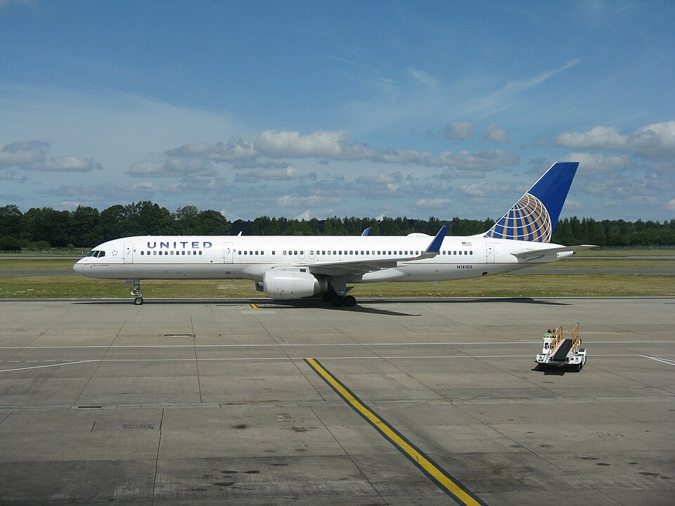 United Airlines Boeing 757 on the runway at Edinburgh Airport.