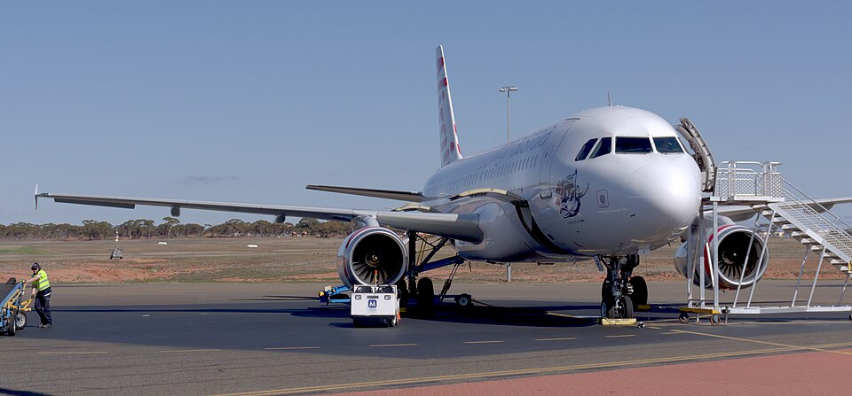 Virgin Australia Regional Airbus A320-231 Kalgoorlie-Boulder Airport.
