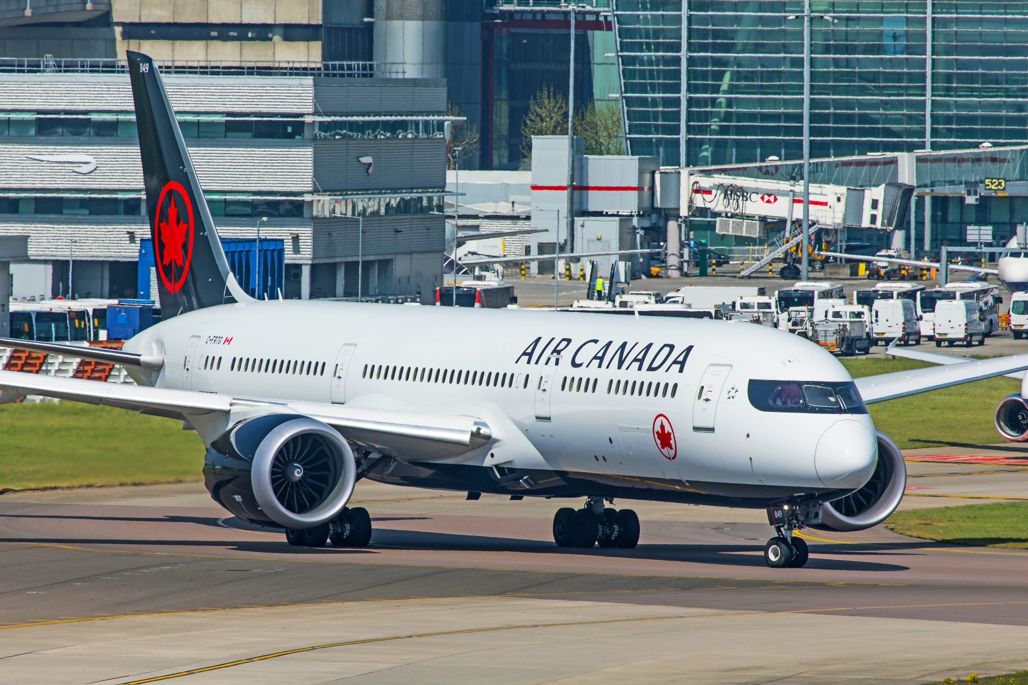 Air Canada Boeing 787 Dreamliner at London Heathrow Airport (LHR). 