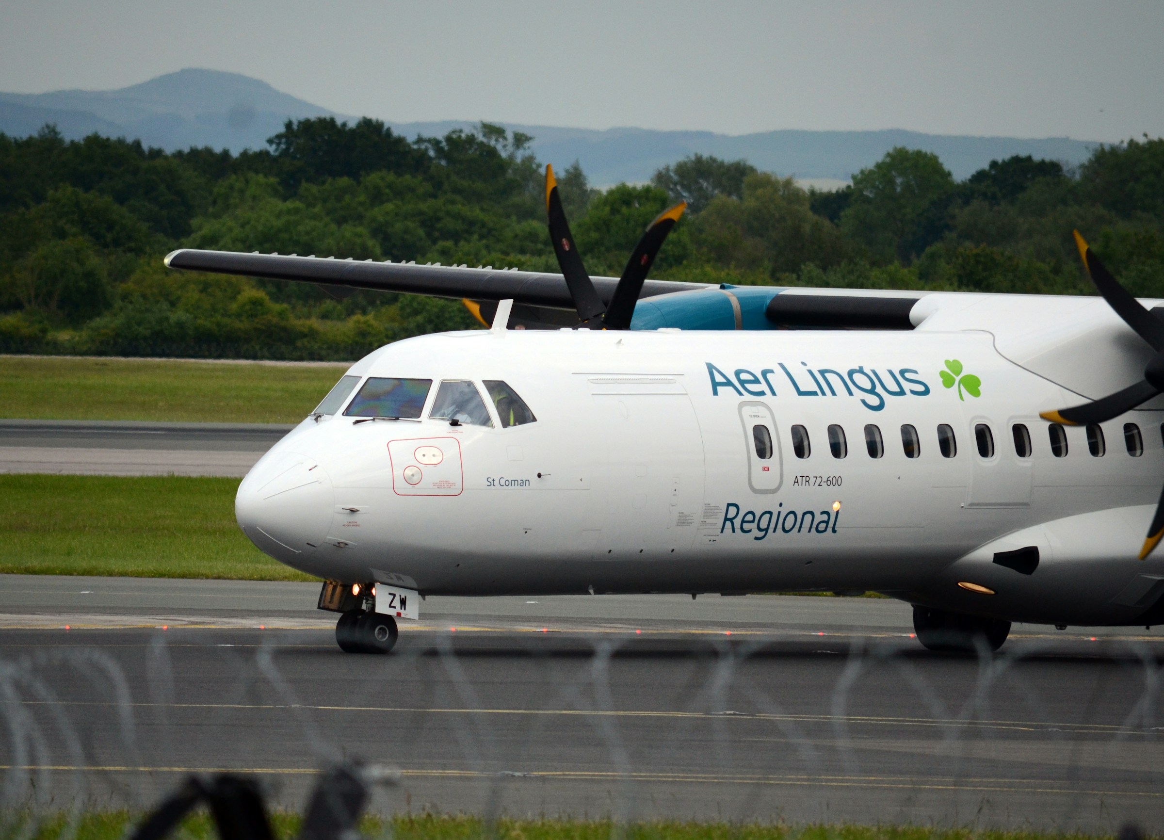 Aer lingus aircraft landing at Manchester Airport, UK 