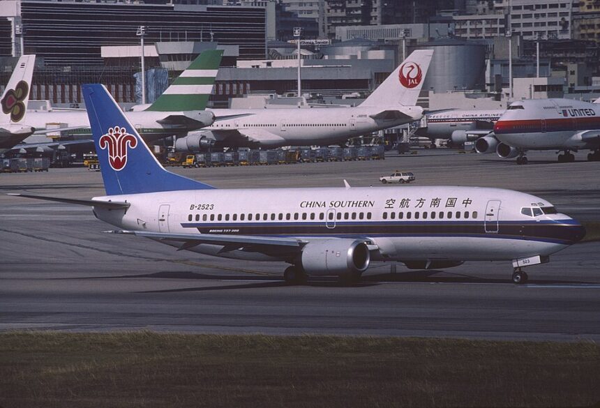 A China Southern Airlines Boeing 737-300 taxis at Hong Kong International Airport in November 1991, highlighting the carrier’s long-standing relationship with Boeing aircraft.