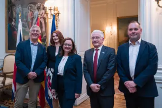 A group of 5 industry professionals (2 women and 3 men), including ANTOR Chair Manuel Butler