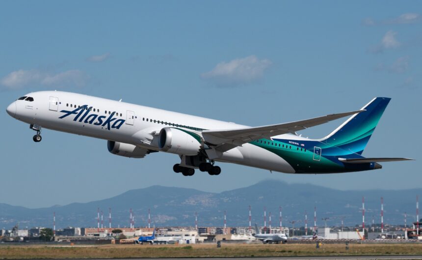 Alaska Airlines B787-9 captured during takeoff at Rome Fiumicino AIrport