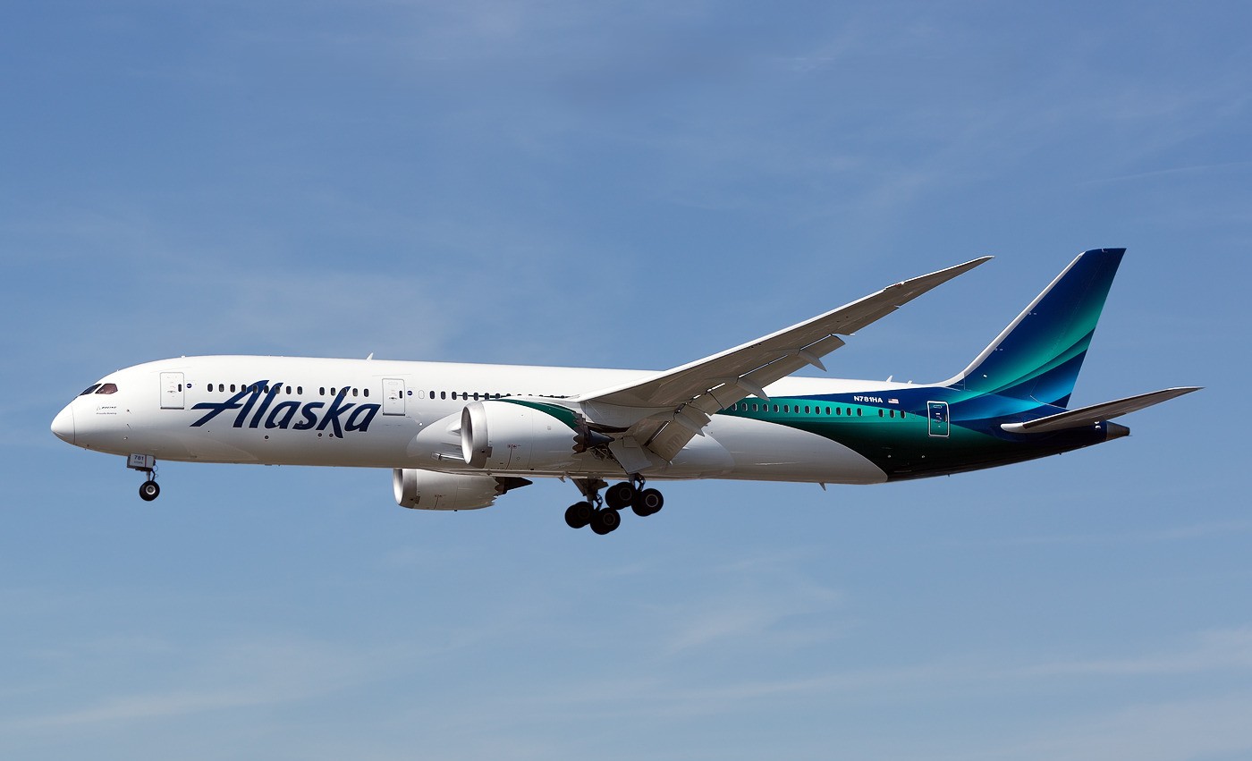 Alaska Airlines' B787-9 inaugural flight captured during landing at London Heathrow