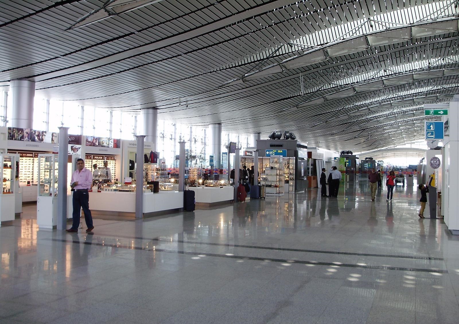 The departures area of Rajiv Gandhi International Airport in Hyderabad shwoing a Duty Free zone
