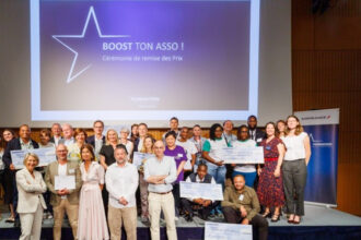Photograph depicting the Air France Foundation's Boost ton Asso!, an internal call for projects designed to recognize and promote Air France employees’ involvement in nonprofit organizations.