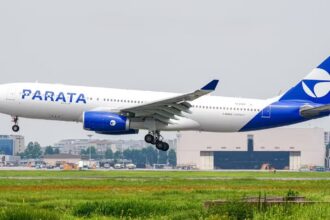 A plane from Parata Airways