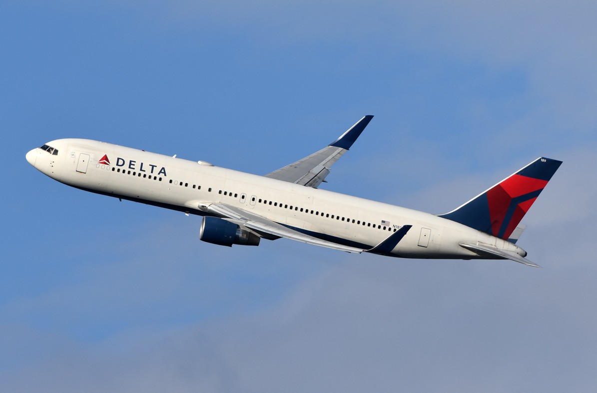 Boeing 767-332/ER - Delta Air Lines