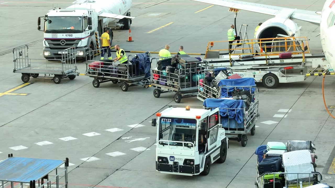 Tipping of a B737 by Menzies Aviation