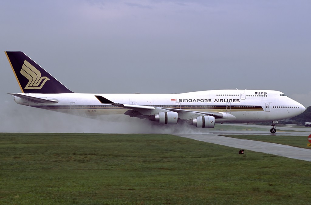 Boeing 747-412 - Singapore Airlines