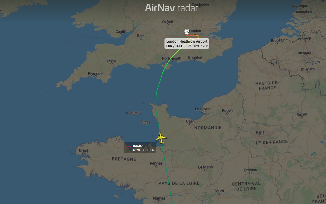 Screenshot from AirNav radar showing the journey of British Airways flight BA487.