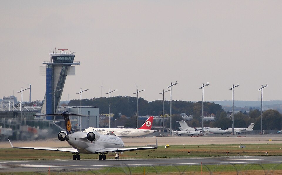 CRJ700 during takeoff at Nuremberg airport