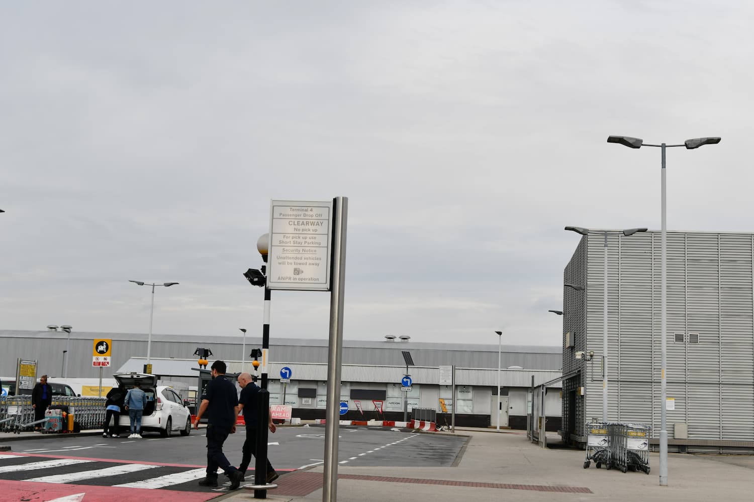 Image shows the drop off point at Heathrow terminal 4