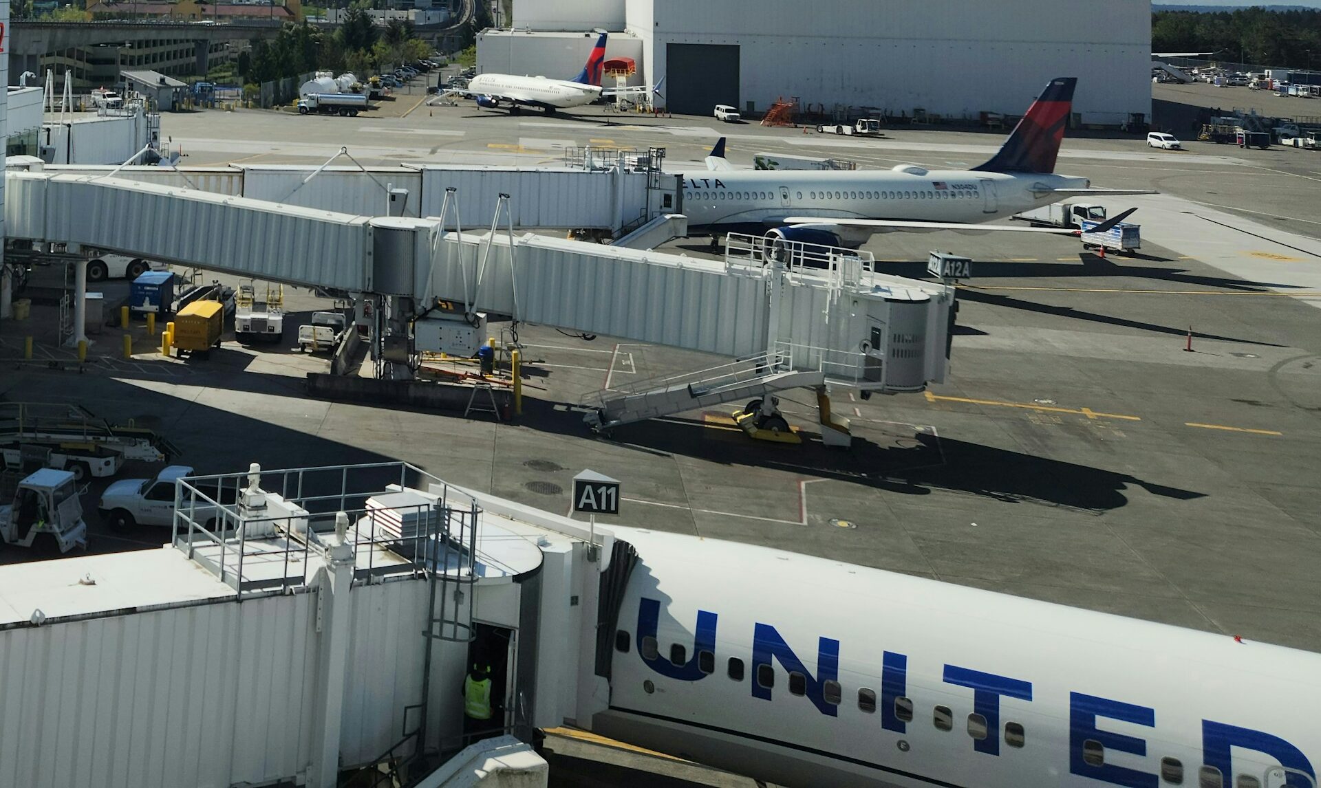 United Airline plane in the Seattle-Tacoma International Airport 